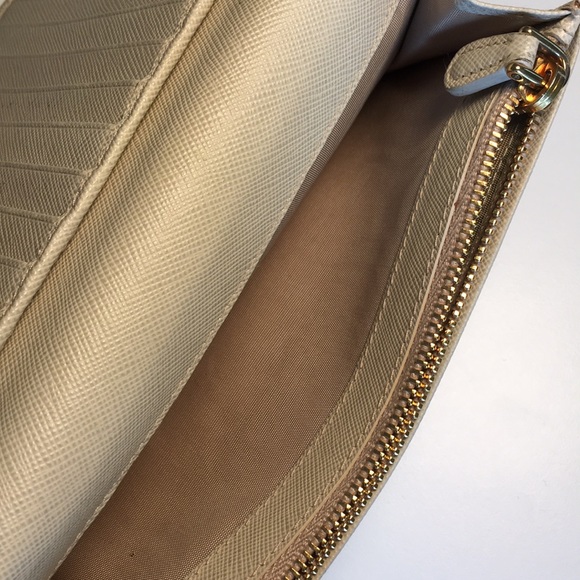 Prada Milano Saffiano Metal Wallet - Picture 7 of 8